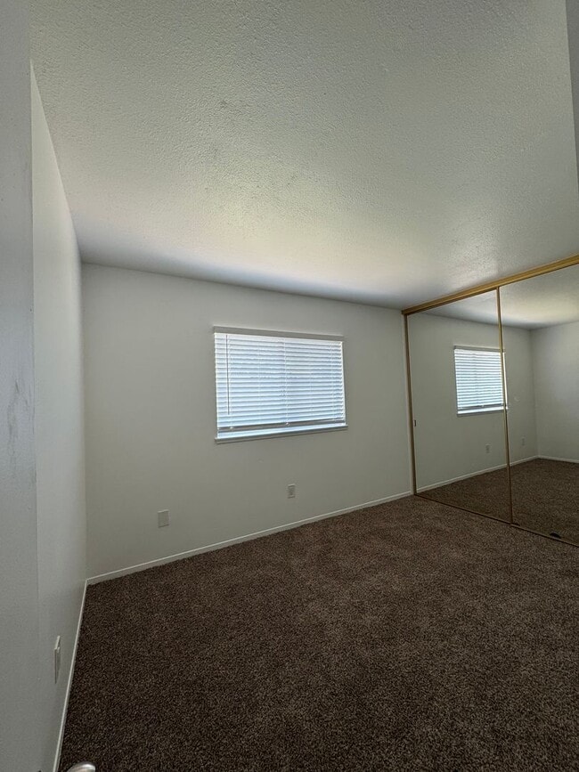 Building Photo - 6512 Cadiz Cir