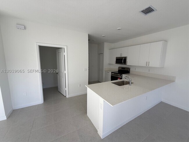 Building Photo - 4957 Oakmont Dr