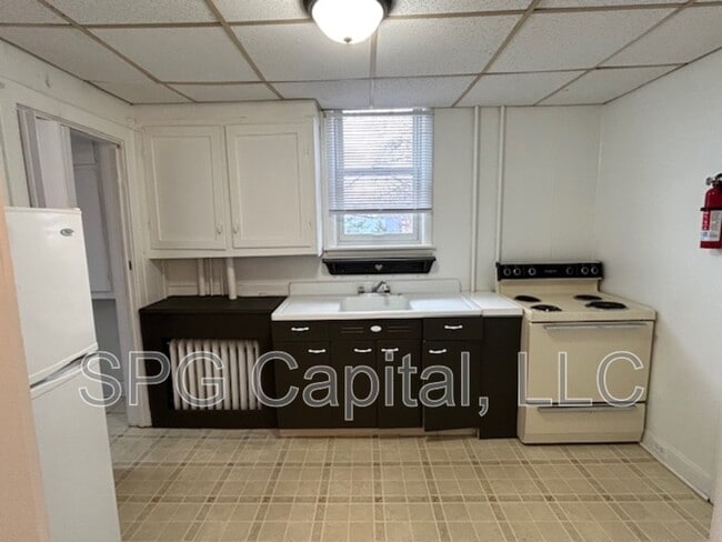 Building Photo - 31 W 3rd St