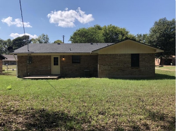 Building Photo - 218 Kansas St