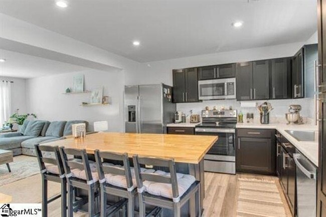 Building Photo - 34 Tidworth Dr