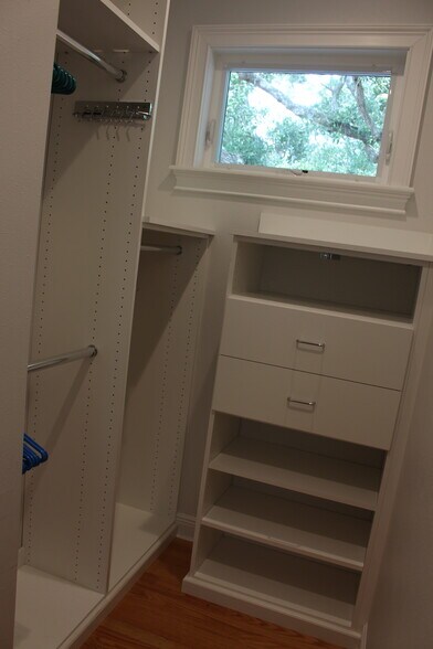 Building Photo - 3319 W Granada St