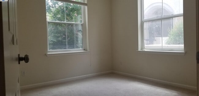 Building Photo - 3240 Maguire Way