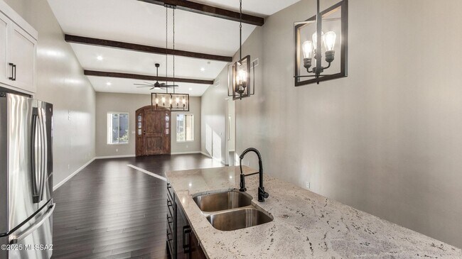 Building Photo - 1251 Avenida Gandara