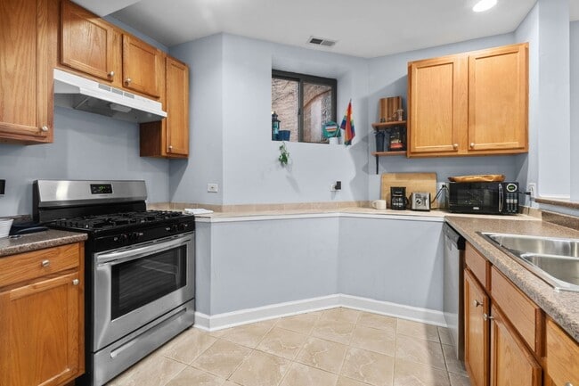 Building Photo - 4755 Malden St
