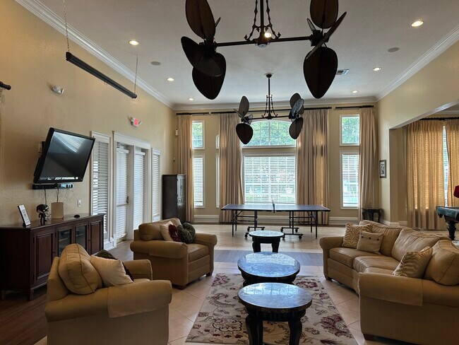 Building Photo - 13015 Plantation Park Cir