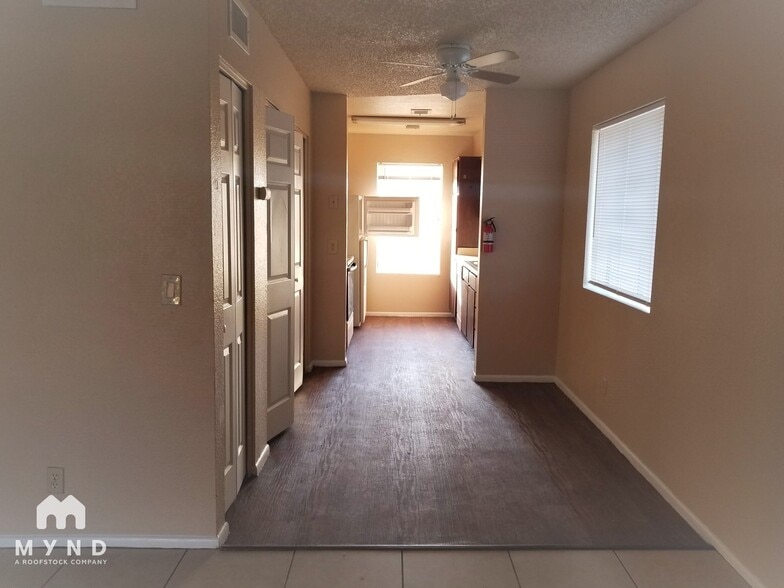 Building Photo - 6657 W Ocotillo Rd