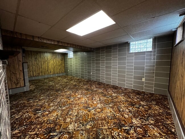 Building Photo - 463 Leath Ave