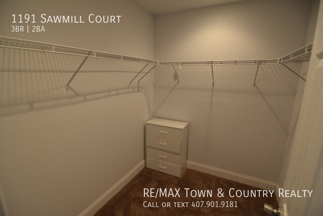 Building Photo - 1191 Sawmill Ct