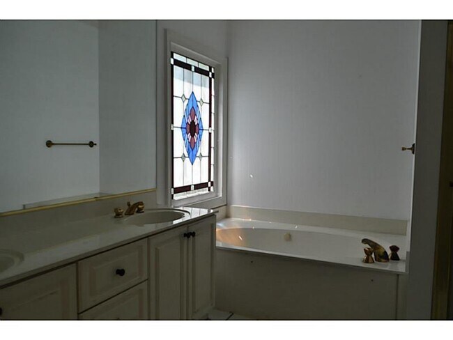 Building Photo - 2702 Bridgegate Cove NE