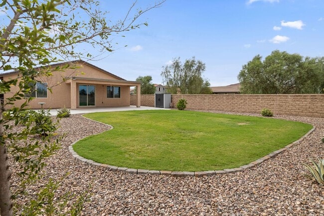 Building Photo - Beautiful 3 Bedroom Home in La Estancia & ...