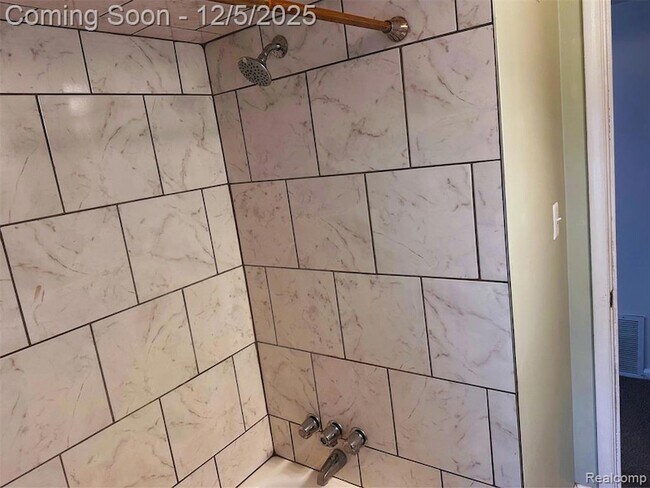 Building Photo - 110 Hamata Ave