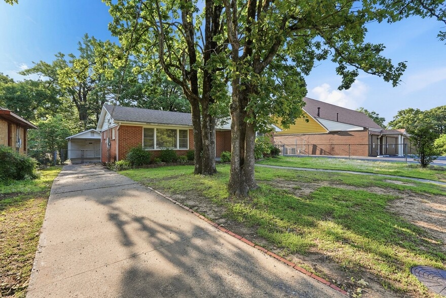 Building Photo - 3902 N Cypress St