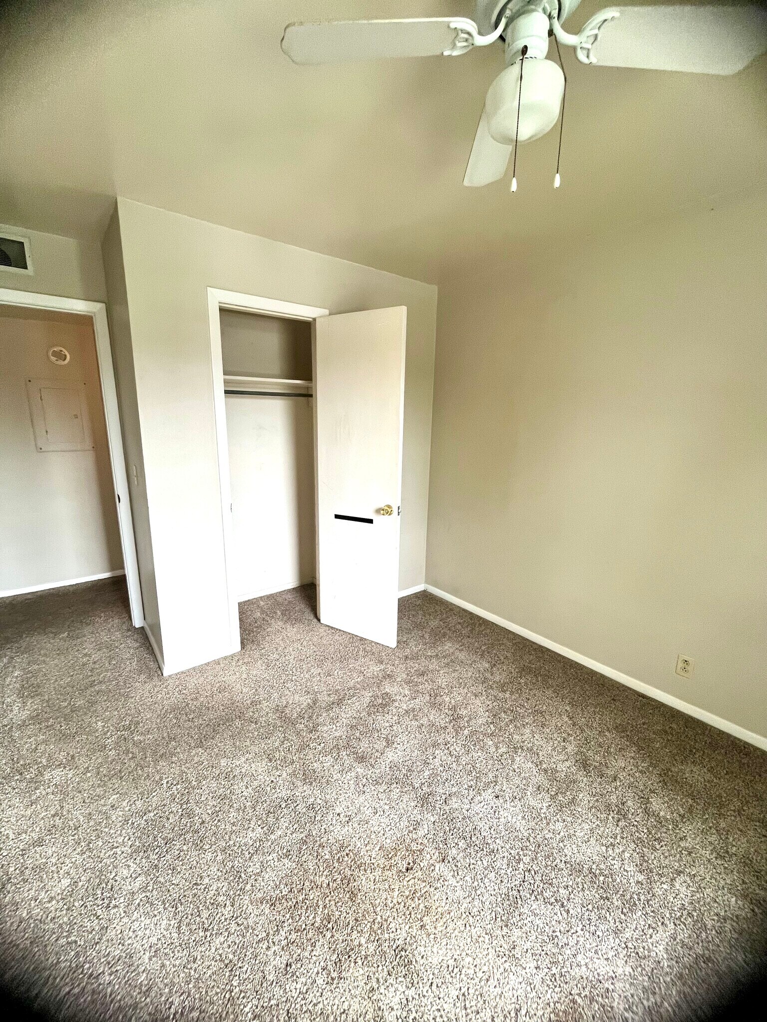 Building Photo - 809 Ashlawn Pl