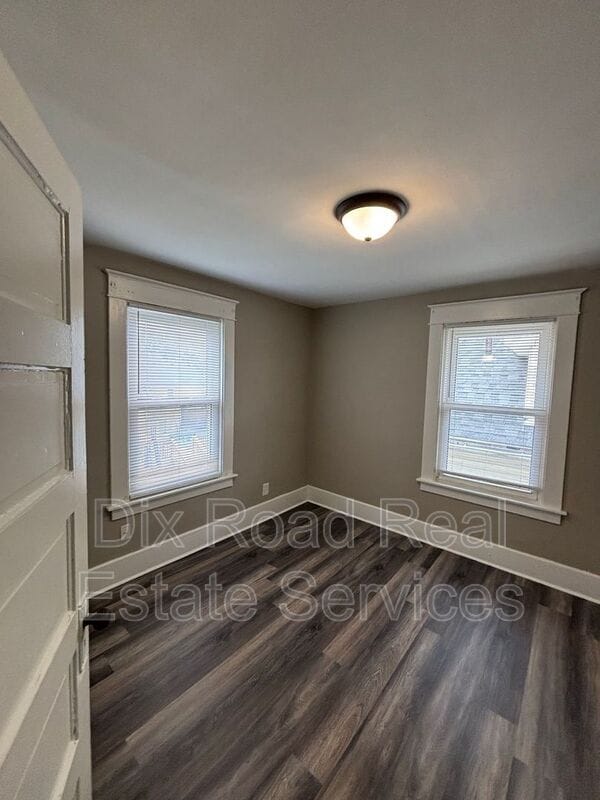 Building Photo - 1404 Young St