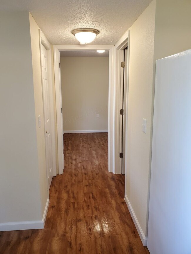 Building Photo - Greenville Apartments