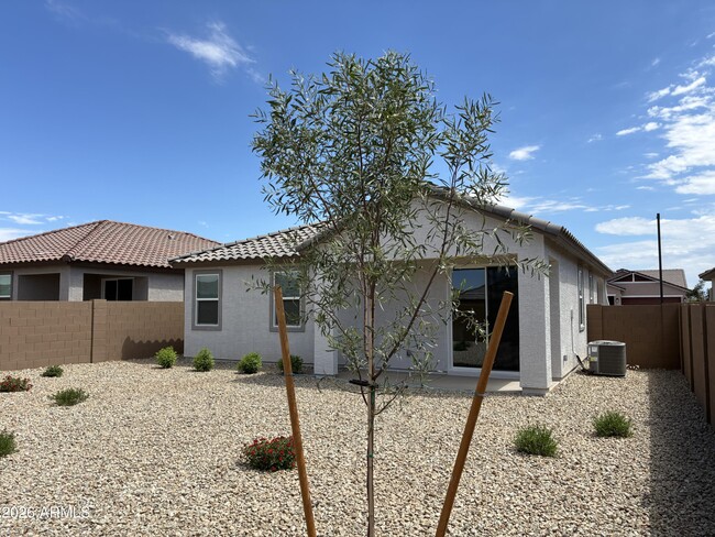 Building Photo - 17321 W Gray Fox Trl