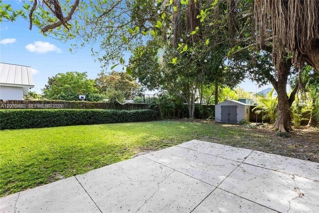Building Photo - 2434 SW 15th St