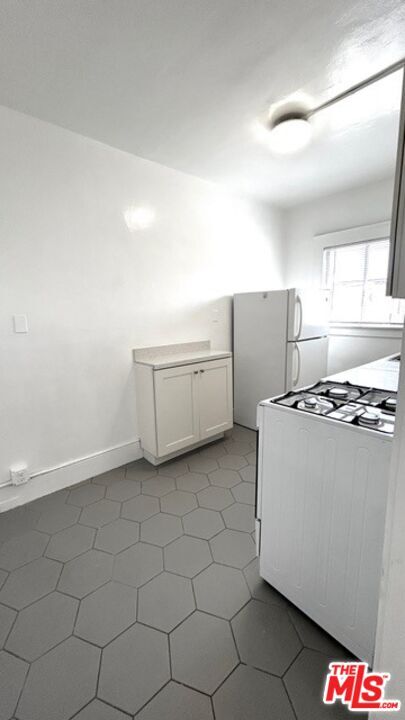 Building Photo - 54 Rose Ave