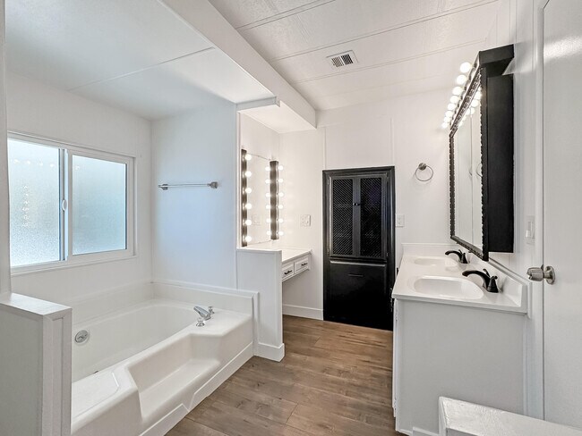 Building Photo - 33371 Tubac Trail