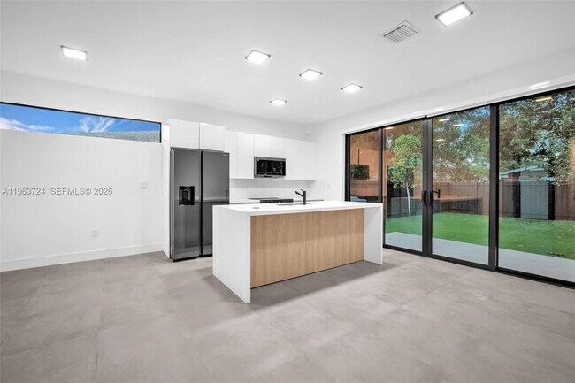 Building Photo - 919 NW 55th St