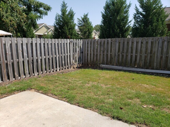 Building Photo - 404 Northrop Pl