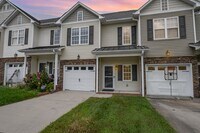 Building Photo - Recent Rent Reduction - Spacious 2-Story T...