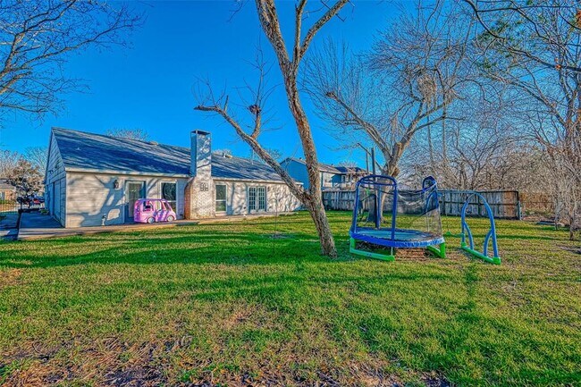 Building Photo - 520 E Castle Harbour Dr