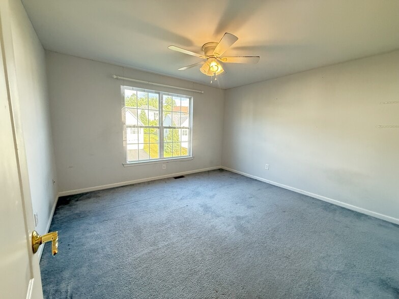 Building Photo - 3145 Pine Valley Way