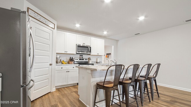 Building Photo - 5044 Rivergrass Dr