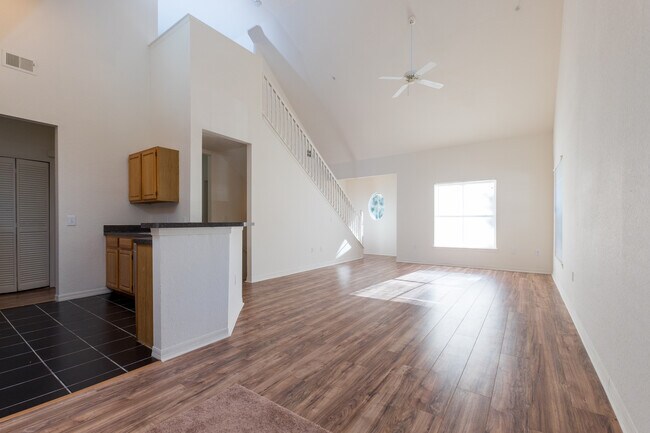 Building Photo - 6025 Westgate Dr
