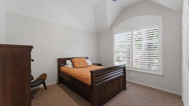 Building Photo - 34 Candle Pine Pl