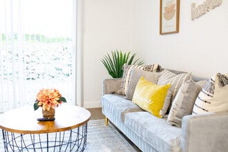 Building Photo - 4015 W 7th St