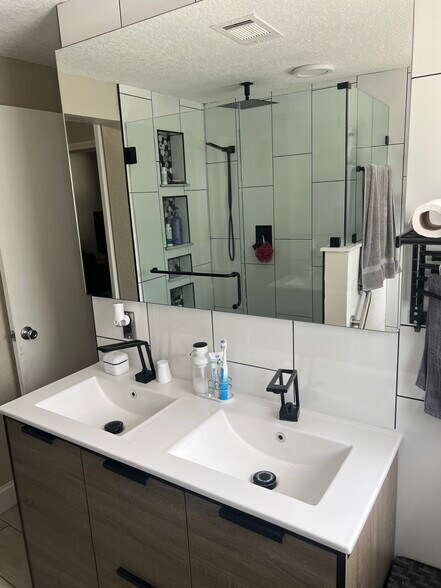 Building Photo - 716 Maryland Ave