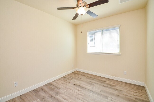 Building Photo - 10709 Madden Oaks Pl