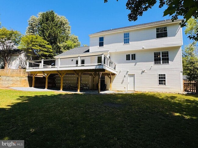 Building Photo - 5 Averil Ct