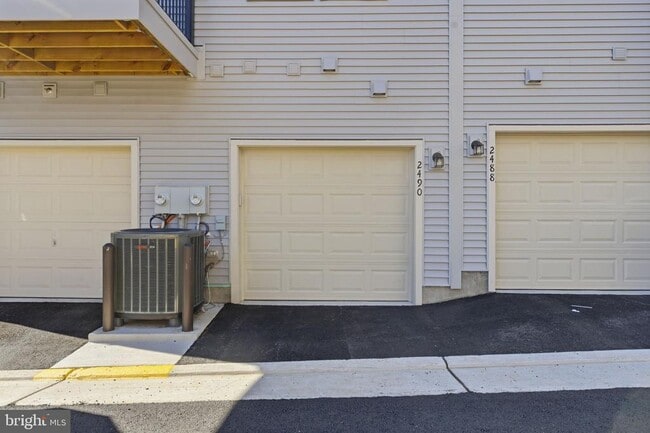 Building Photo - 2490 Connector Aly