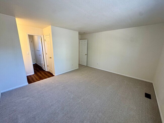 Building Photo - 4 Bed / 4 Bath Dream Home in the Hills at ...