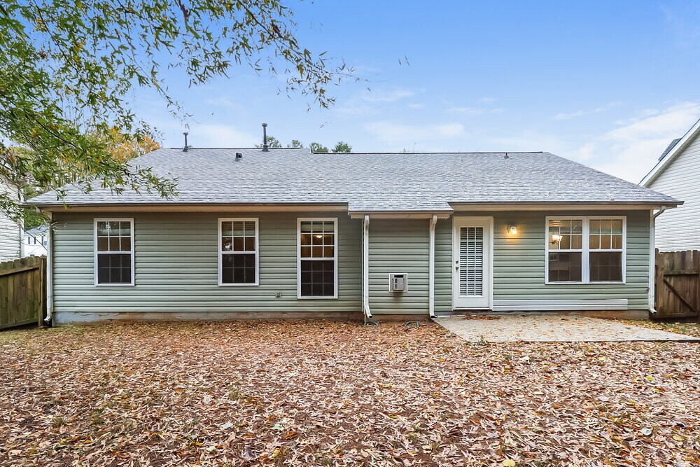 Building Photo - 7039 Lowen Rd