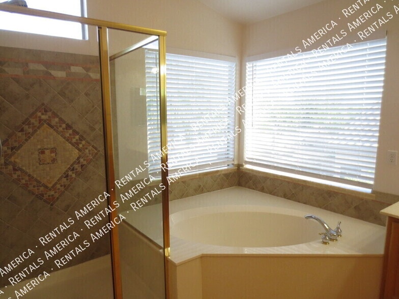 Building Photo - 2671 S Leonard Pl