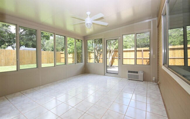Building Photo - 14002 Taco Ct