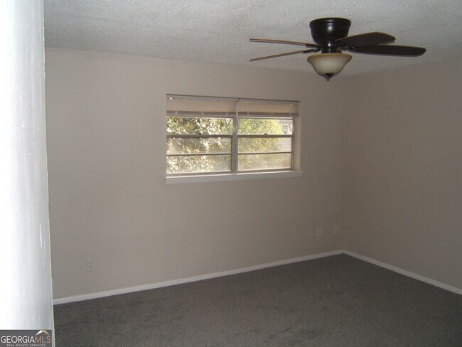 Building Photo - 4701 Flat Shoals Rd