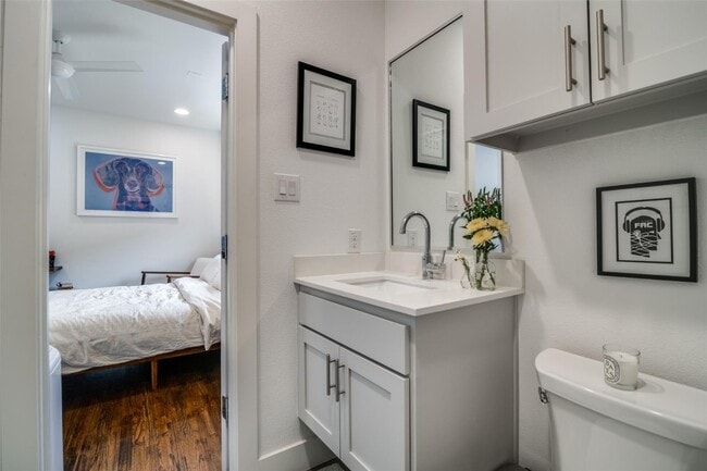 Building Photo - Prime Lower Greenville location with an open floorplan!