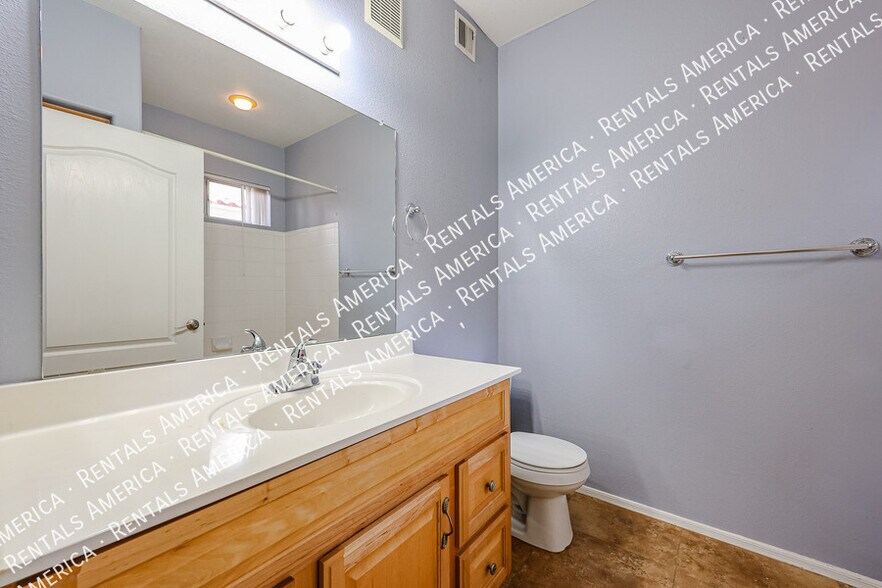 Building Photo - 2929 W Yorkshire Dr