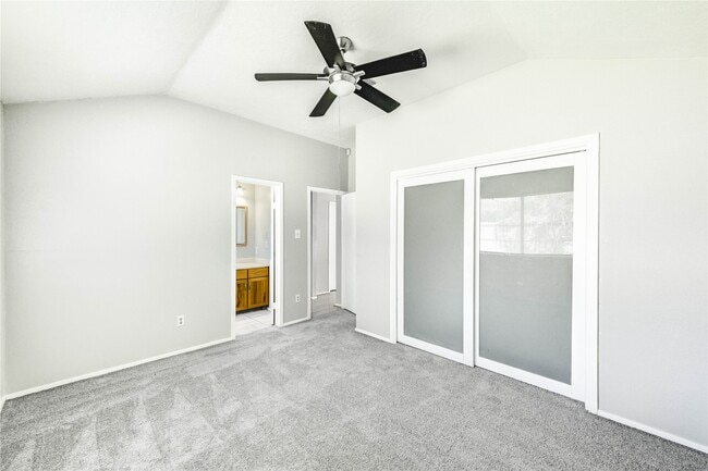 Building Photo - 5207 Beaverhill Dr