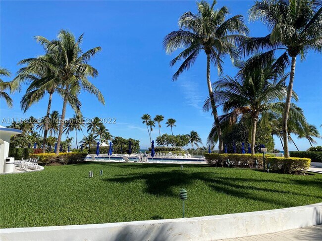 Building Photo - 5161 Collins Ave