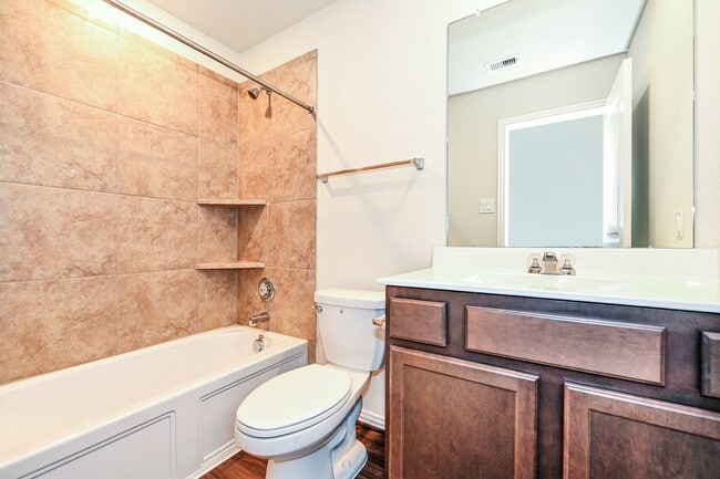 Building Photo - 1022 Schooner St