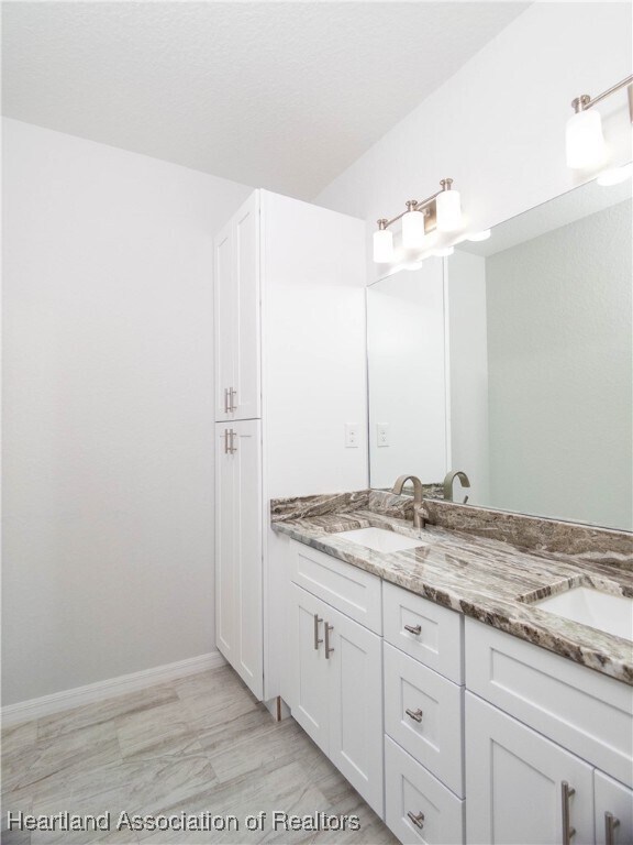 Building Photo - 1456 Kyra Ave