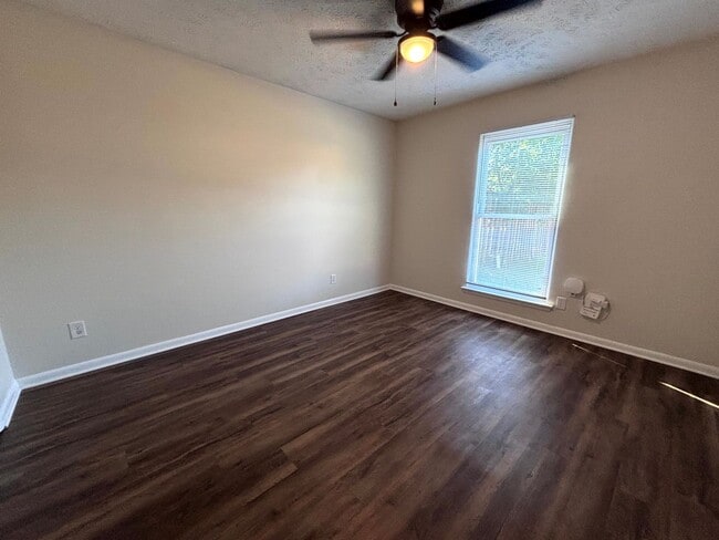 Building Photo - 1003 Madiera Ct