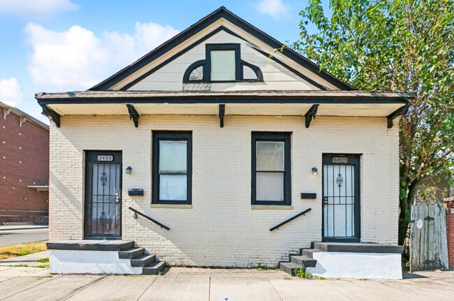 Primary Photo - 2400 Dumaine St
